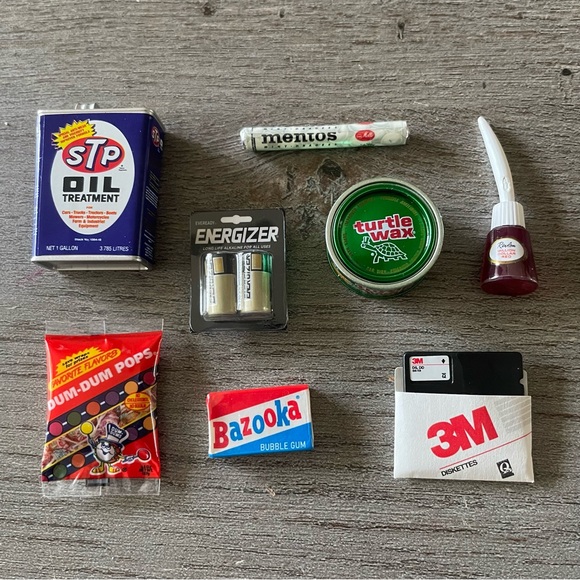 NWOT ZURU Mini Brands Retro Series 8 Piece Set - Picture 1 of 4